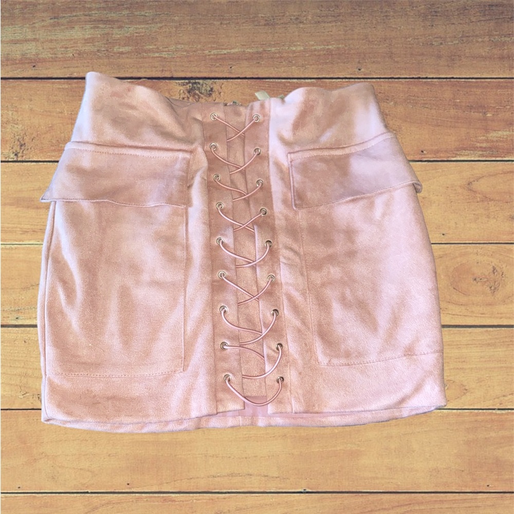 Lexxel faux suede lace up skirt 🌸size small